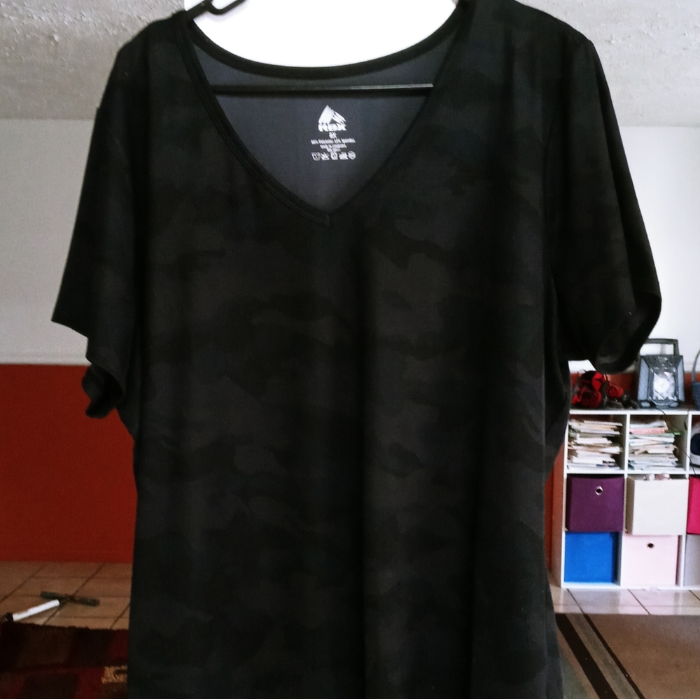 Womens RBX camo shirt